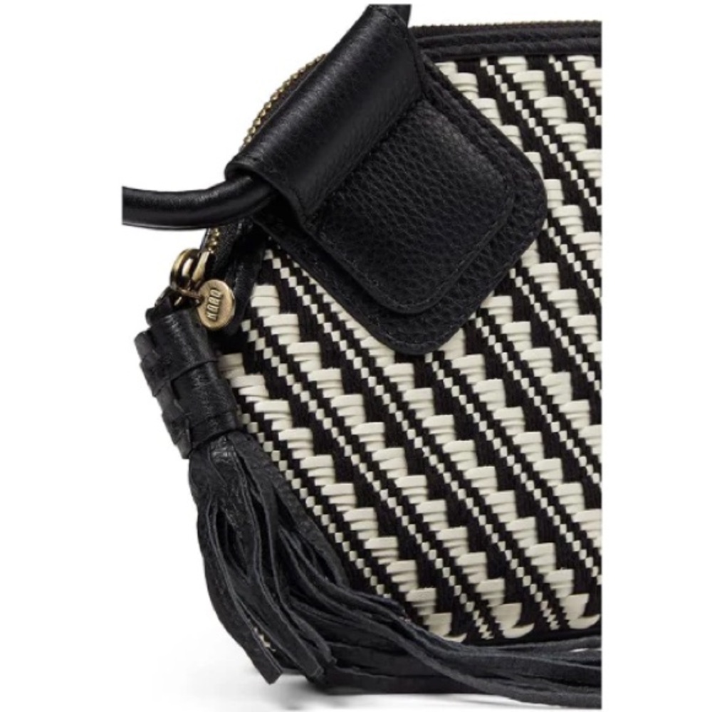 NWT Hobo Sable Black and White Weave Wristlet - Picture 3 of 9